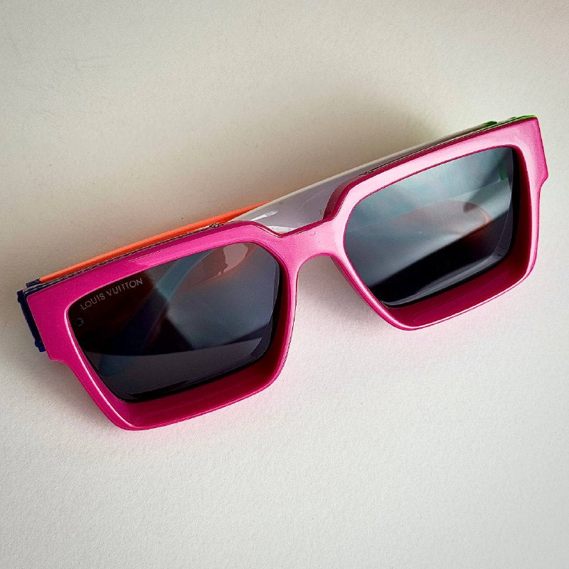 LV Prestige – Neon Pink