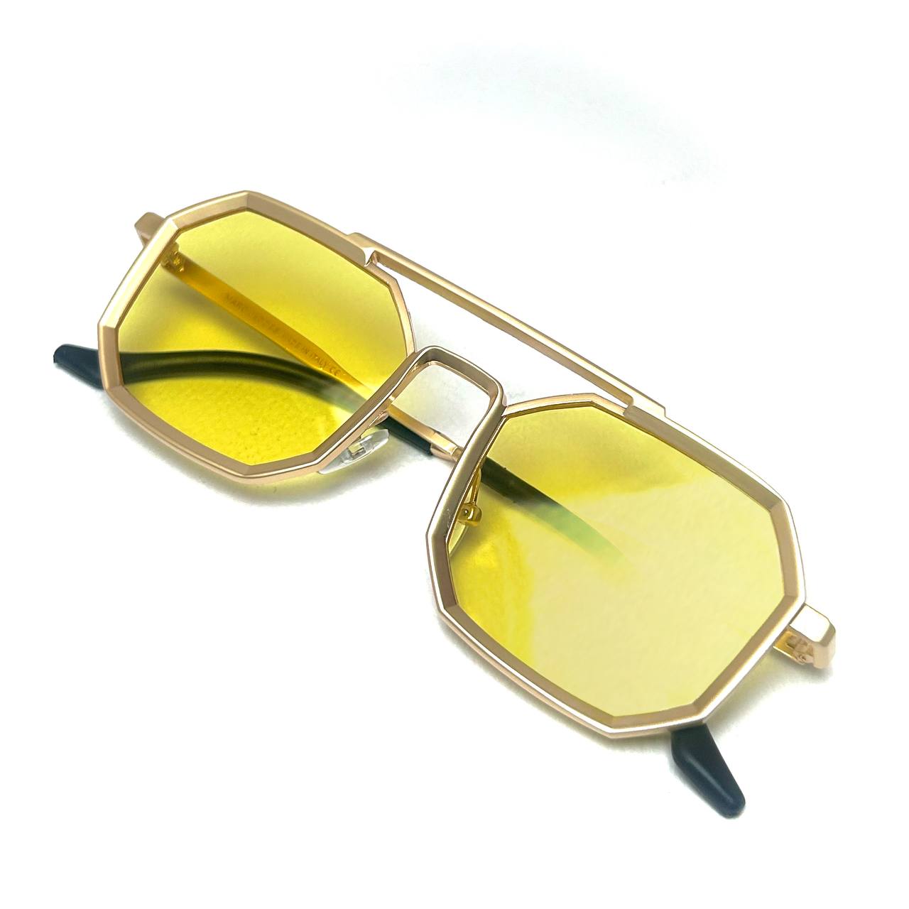 Marc Jacobs Edge Hex – Matte Gold / Yellow Tint