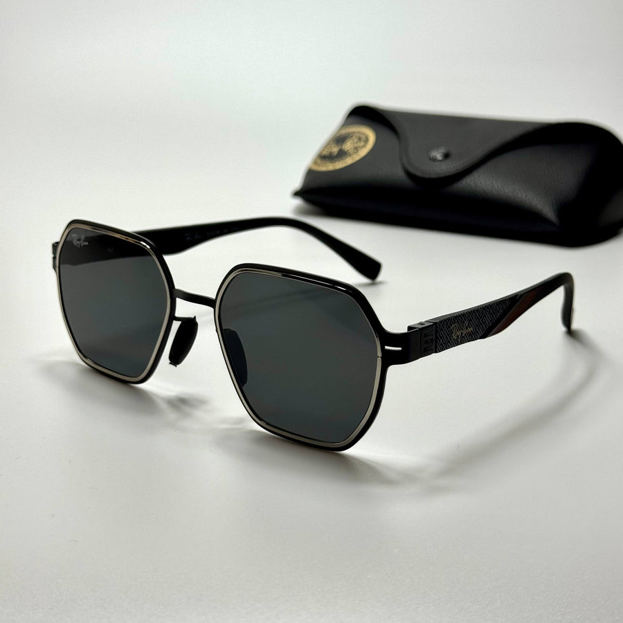 Ray-Ban Square RB3725 – Black Grey