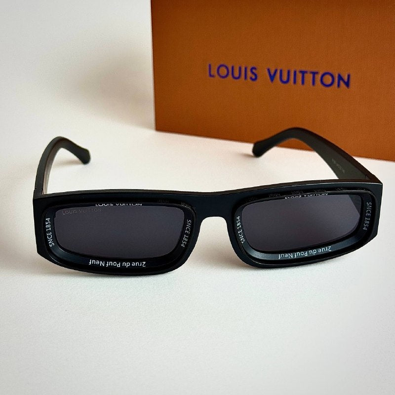 LV Titan – Black
