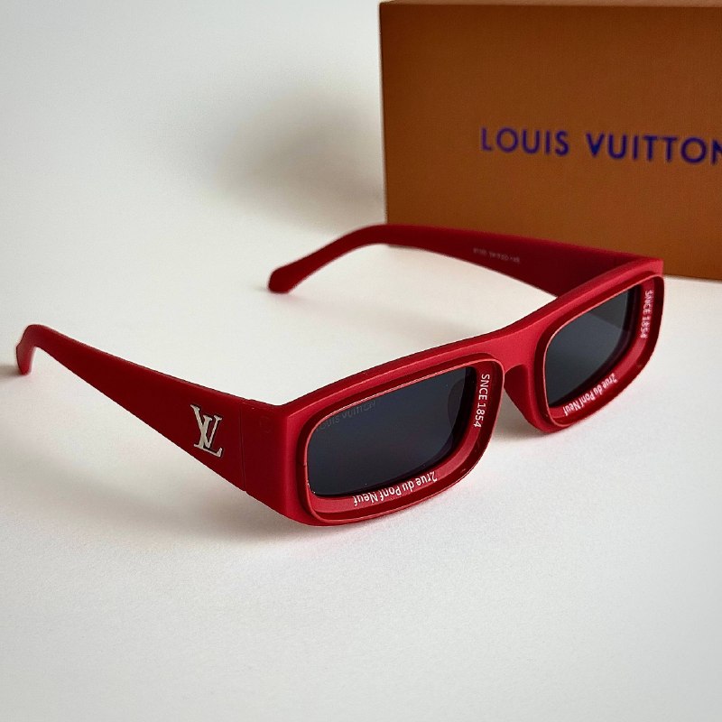 LV Titan – Red Black