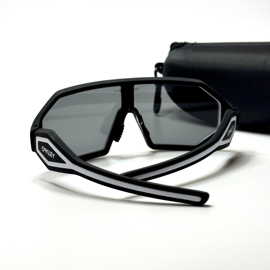 Oakley Shield Sutro OO9406 – Black white