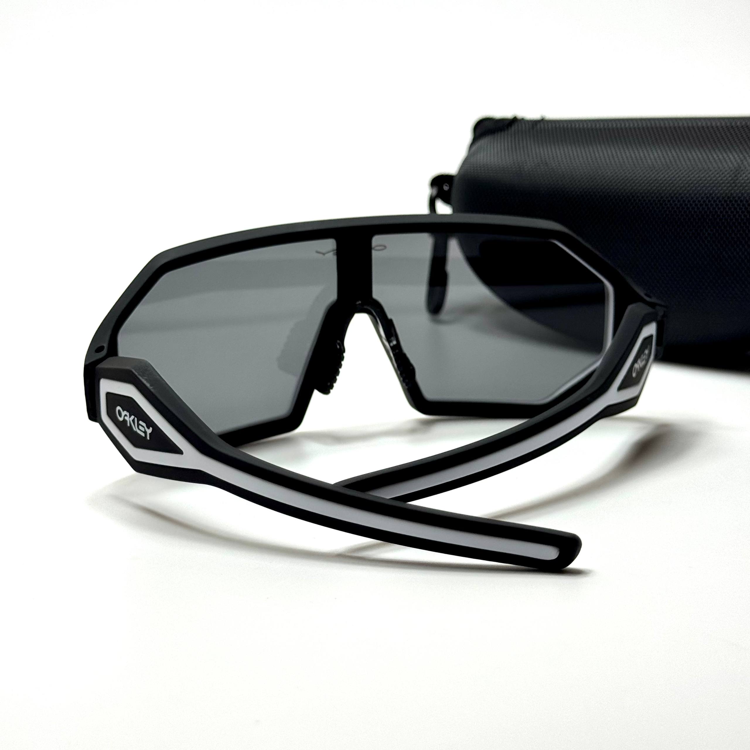 Oakley Shield Sutro OO9406 – Black white