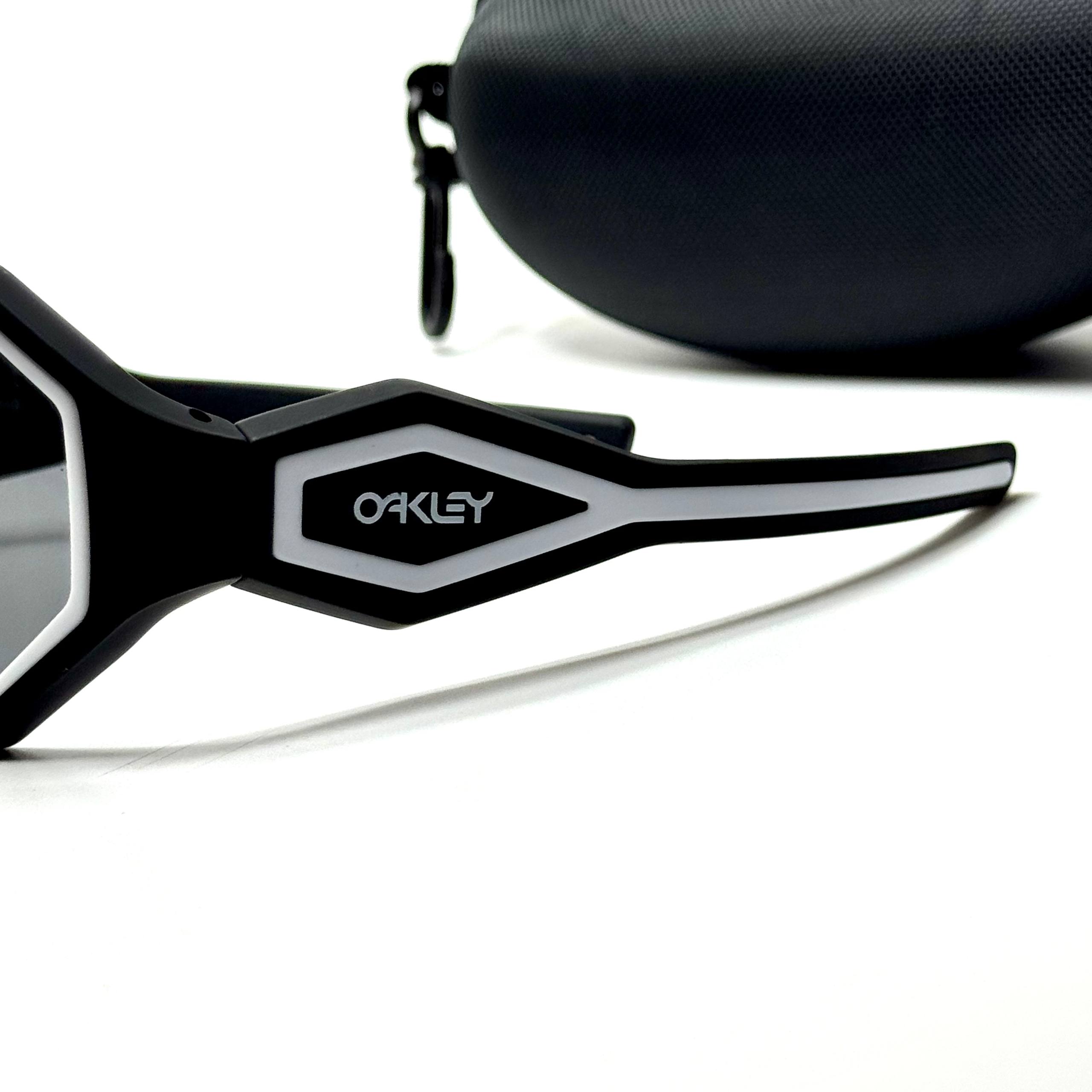 Oakley Shield Sutro OO9406 – Black white