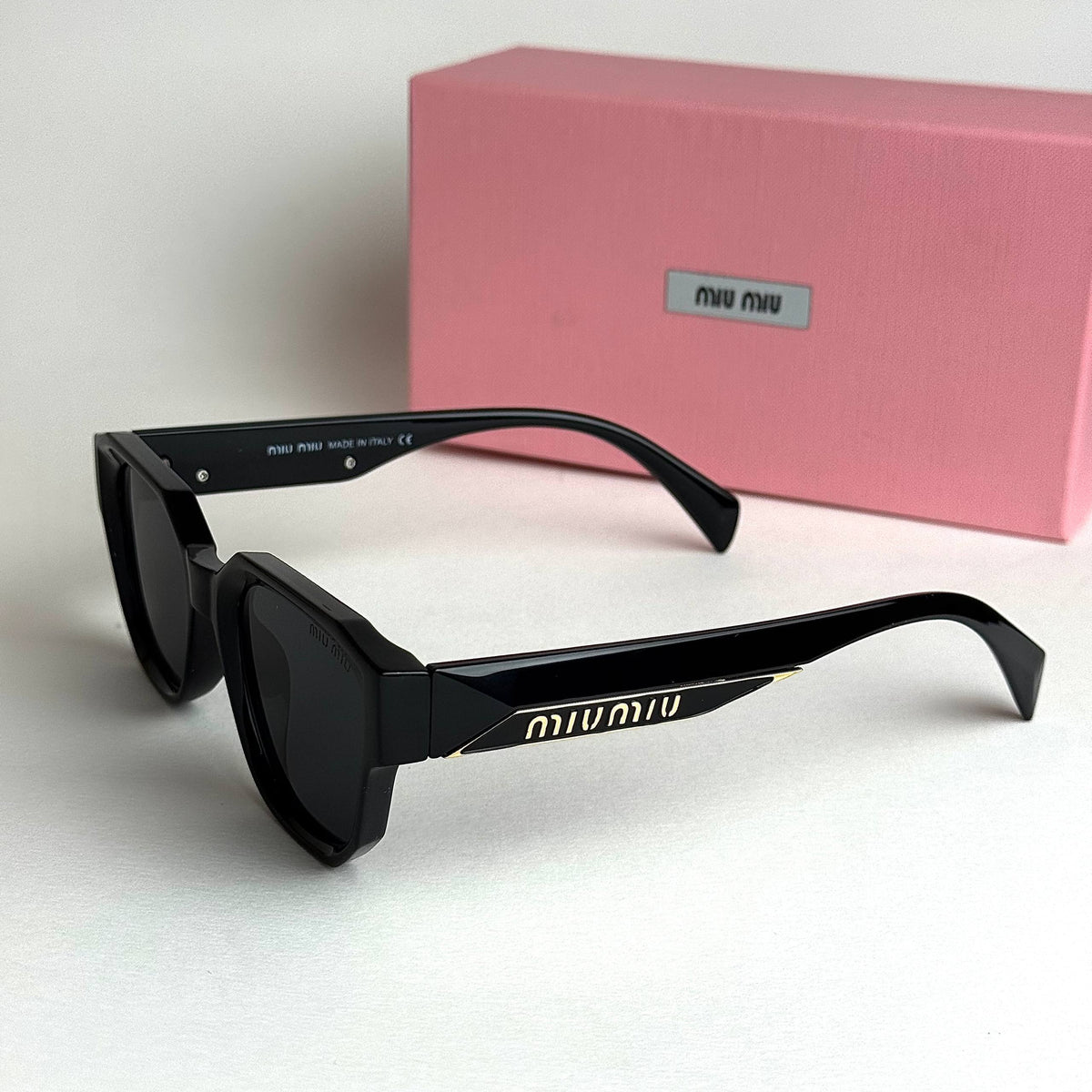 Miu Miu Cat-Eye – Black