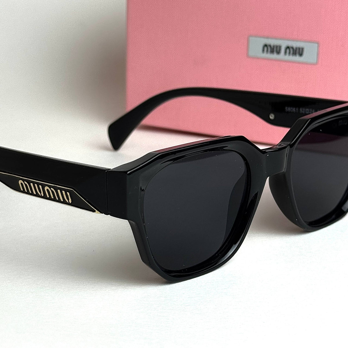 Miu Miu Cat-Eye – Black