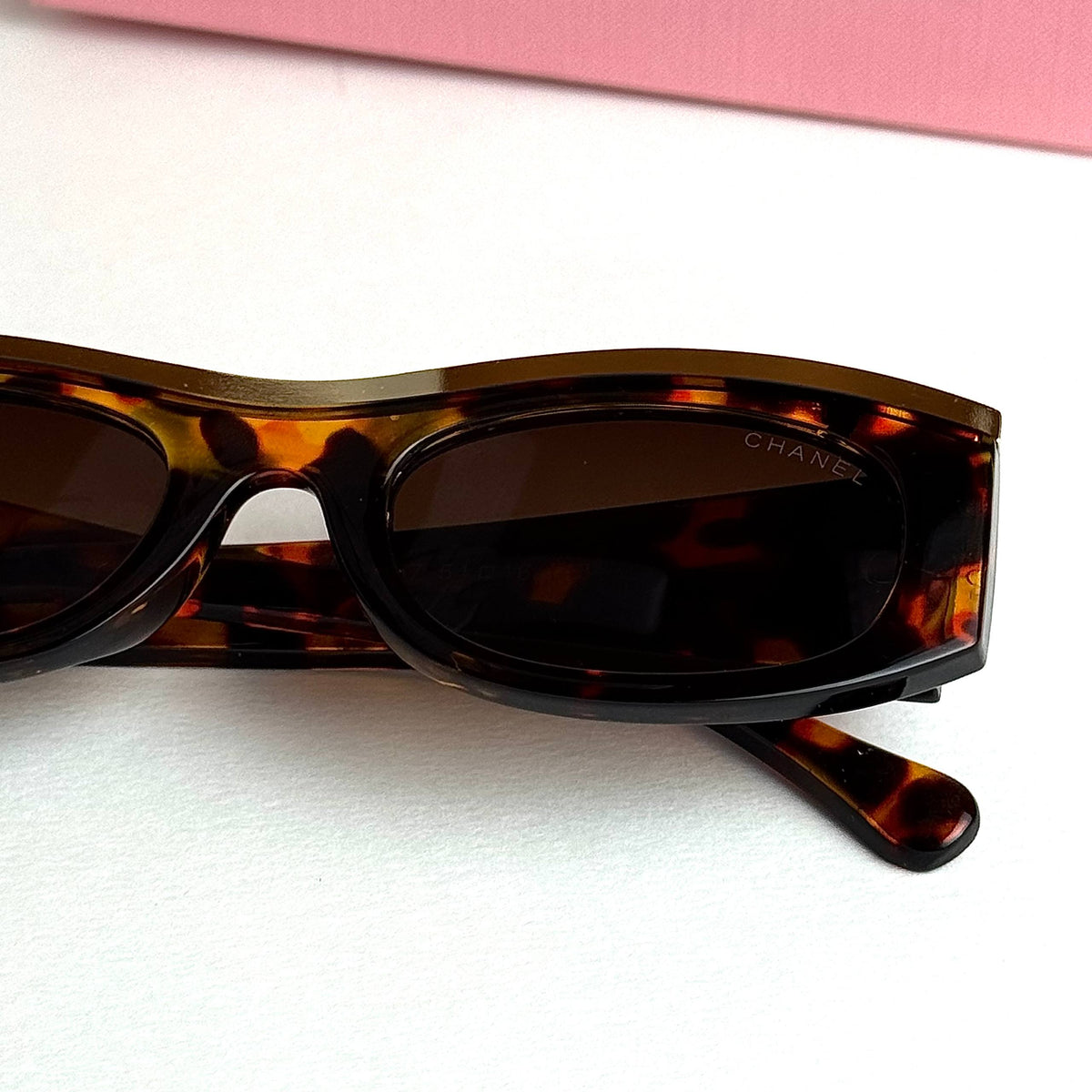 Chanel Signature – Havana Brown Gradient