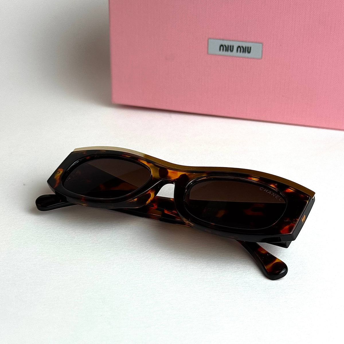 Chanel Signature – Havana Brown Gradient