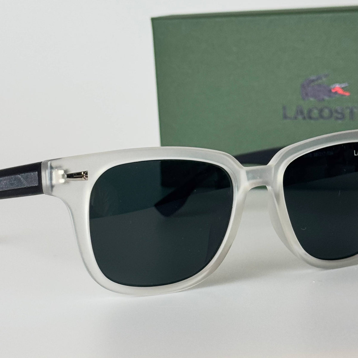 Lacoste L4837S - Transparent White Black