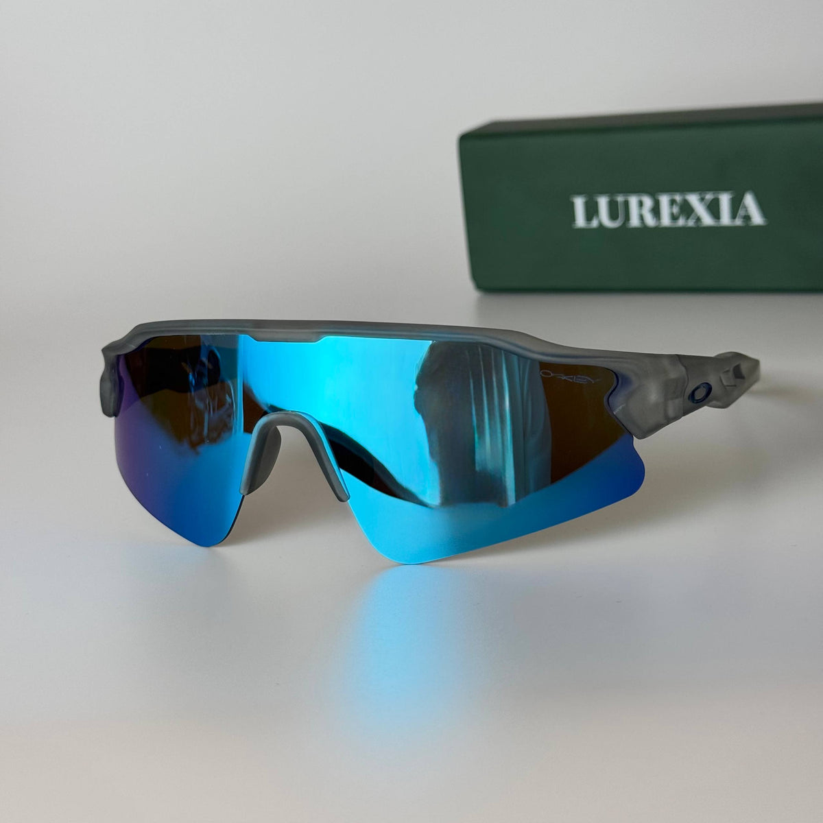 Oakley OK7538 Shield - Grey Blue Mirror