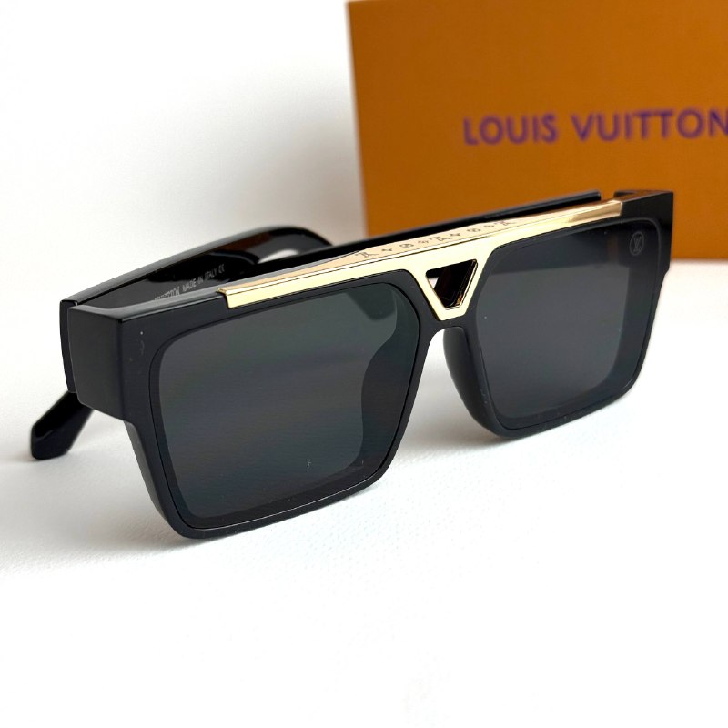 LV Signature – Black Gold