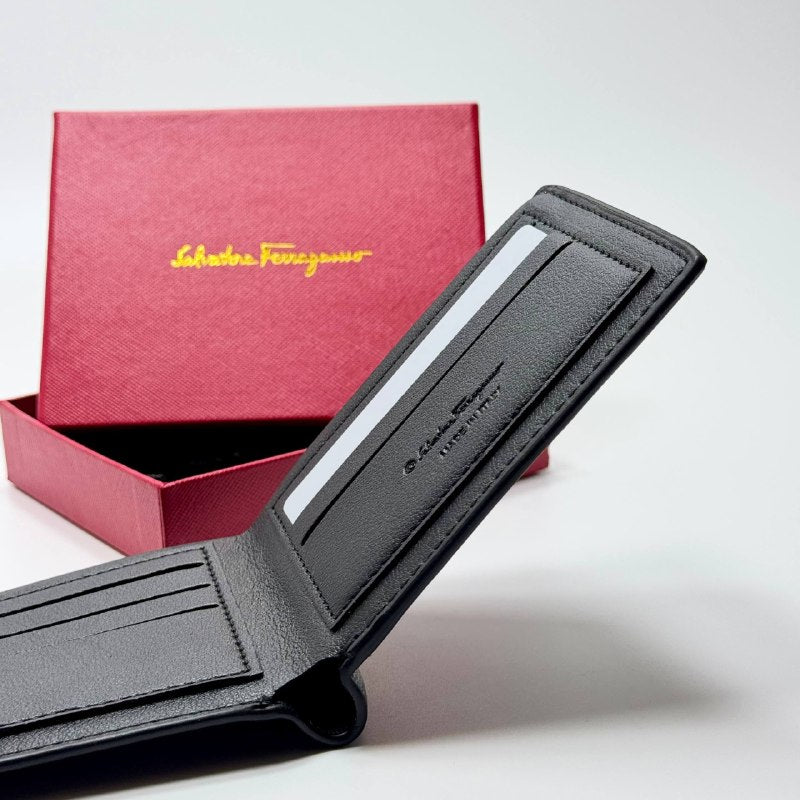 Salvatore Ferragamo Grained Bifold Wallet – Black