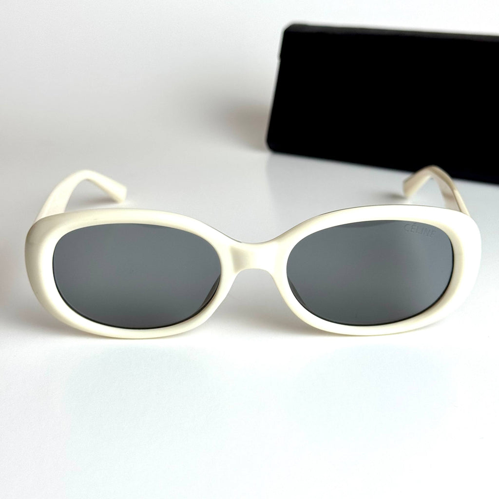 Celine Oval CL40267U – White