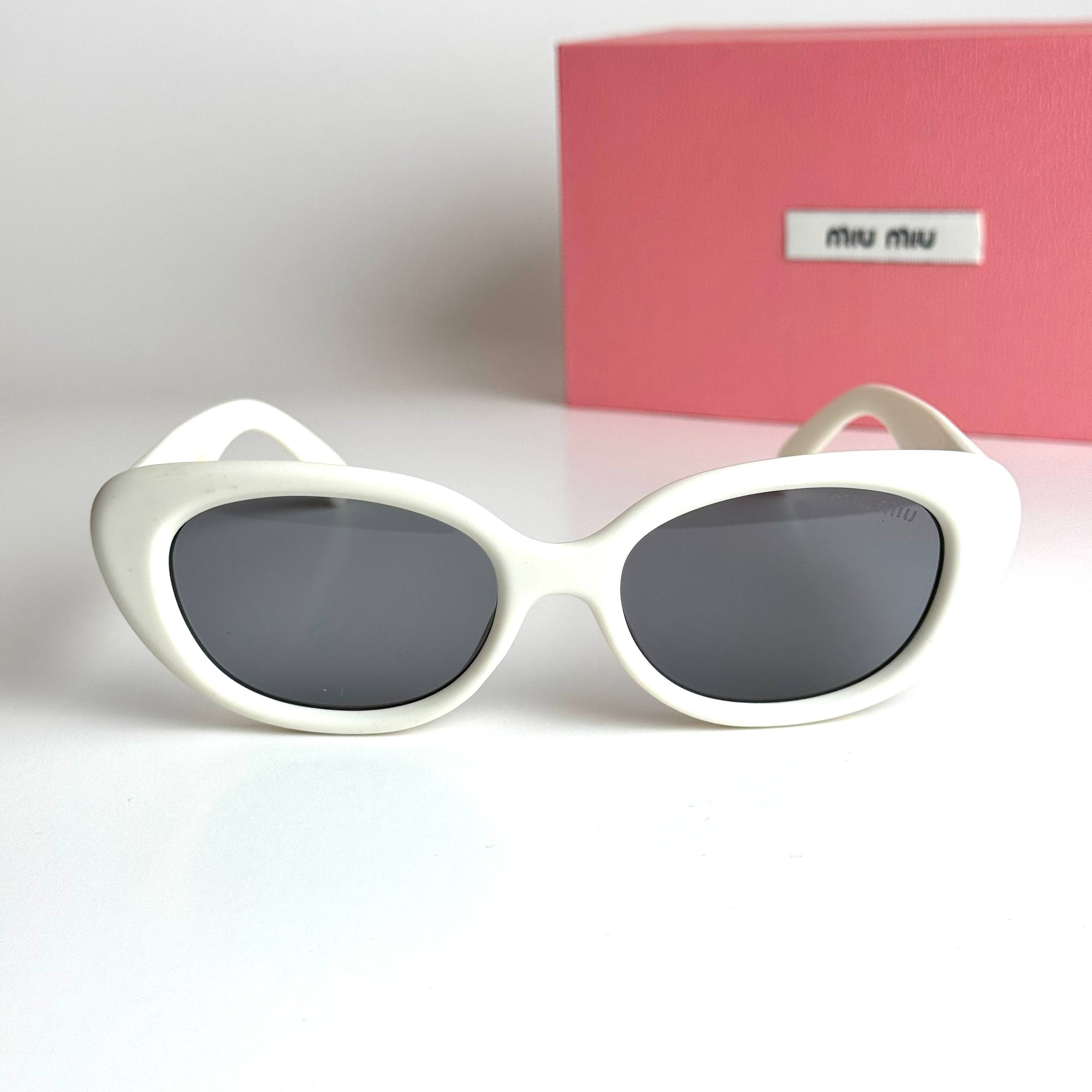 Miu Miu Oval SMU09Z – White Grey