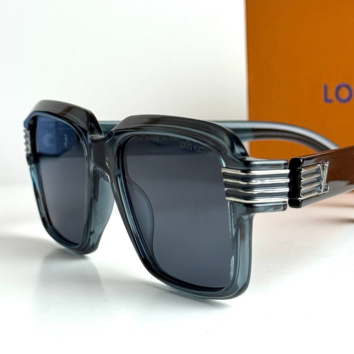 Louis Vuitton LV2457 – Navy Black