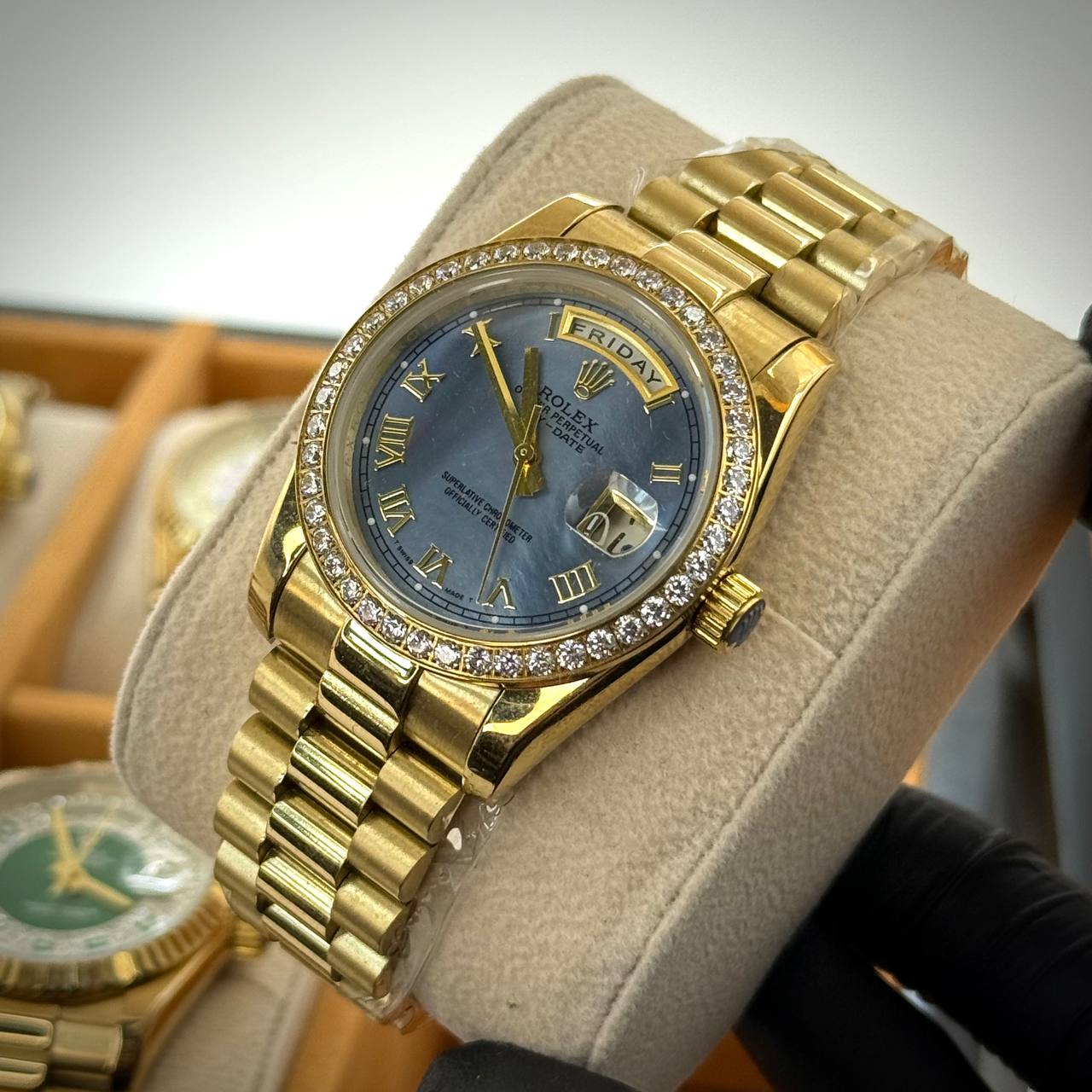 Rolex Day-Date – Diamond Bezel / Blue Roman Dial