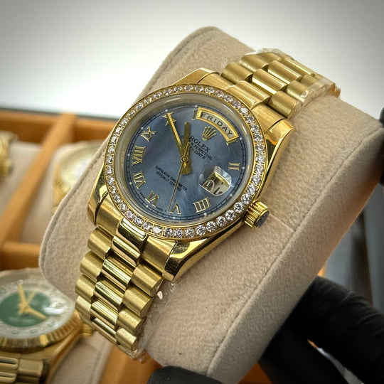 Rolex Day-Date – Diamond Bezel / Blue Roman Dial