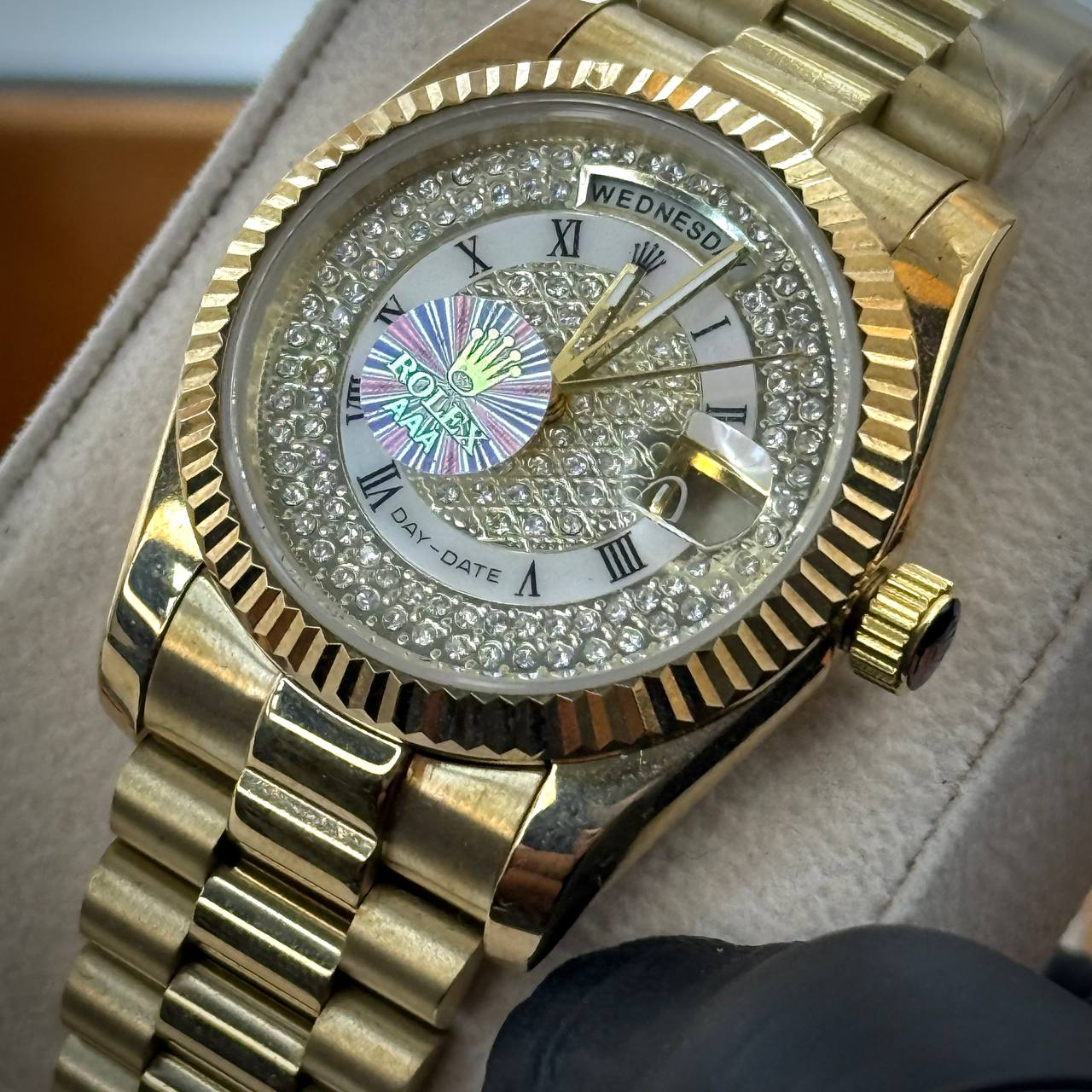 Rolex Day-Date – Full Diamond Dial / Gold Case (Women)