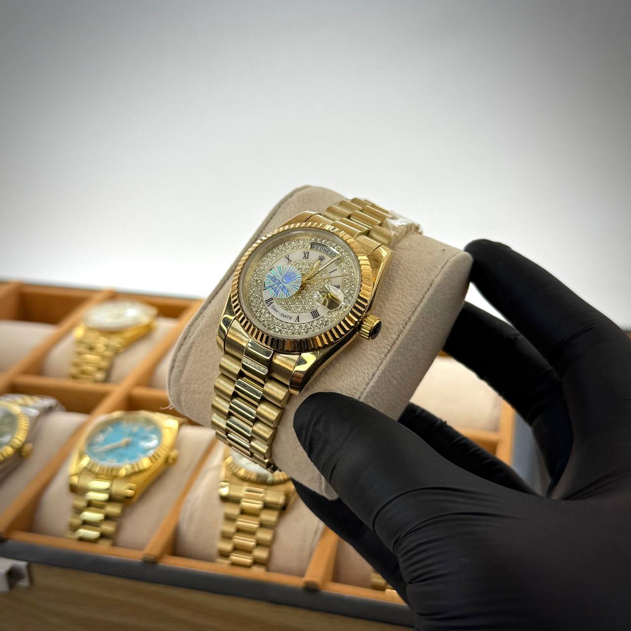 Rolex Day-Date – Full Diamond Dial / Gold Case (Women)