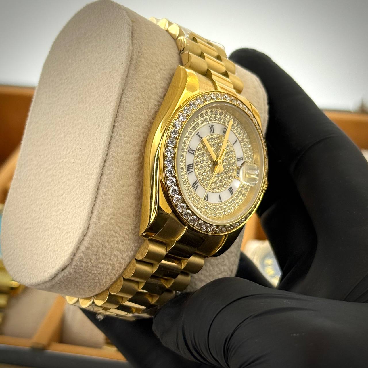 Rolex Oyster Perpetual – Full Diamond / Mother of Pearl Ring / Roman Dial (Women)