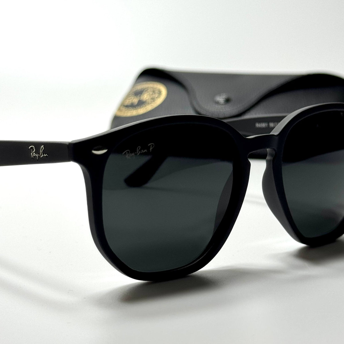 Ray-Ban Round RB4417 – Black