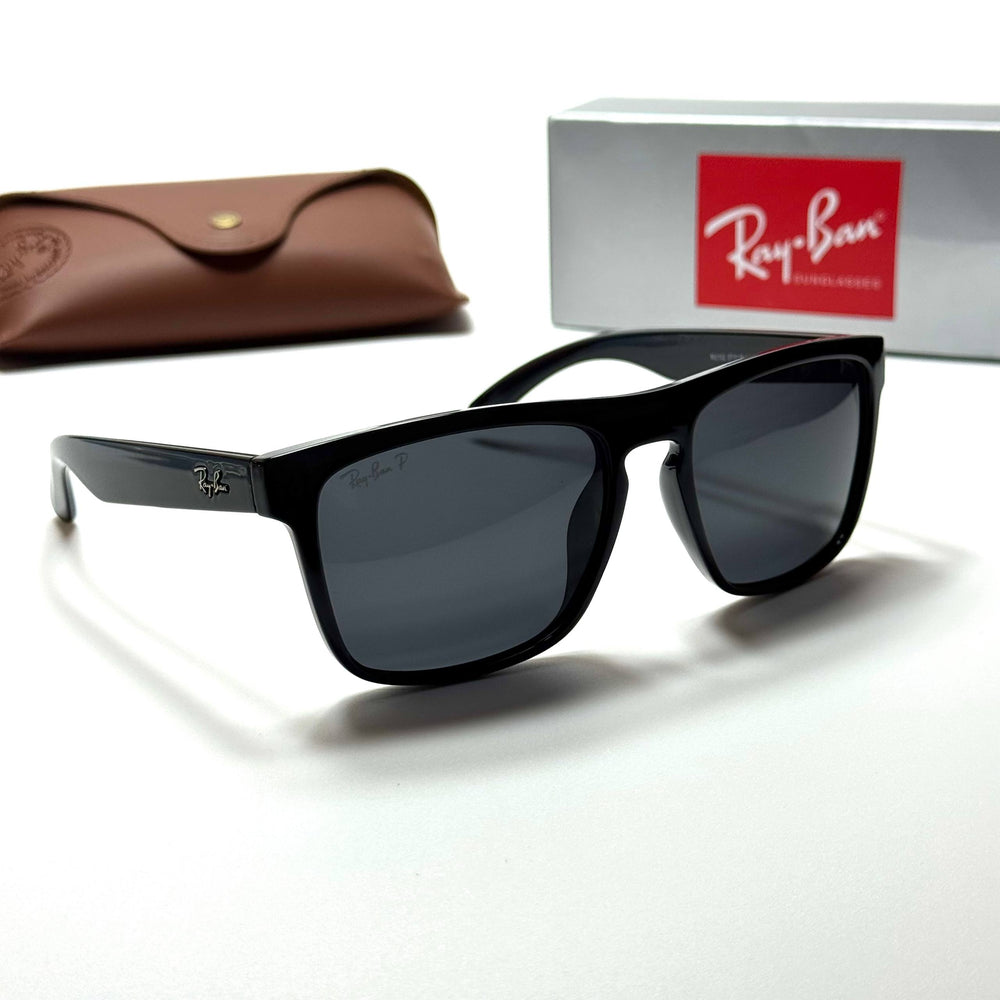 Ray-Ban Rectangular RB4187 – Black Grey