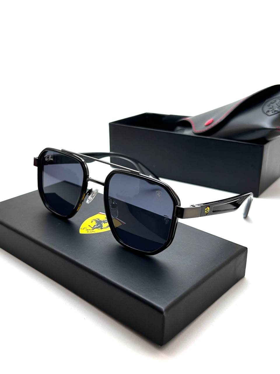 Ray-Ban Ferrari RB8357M