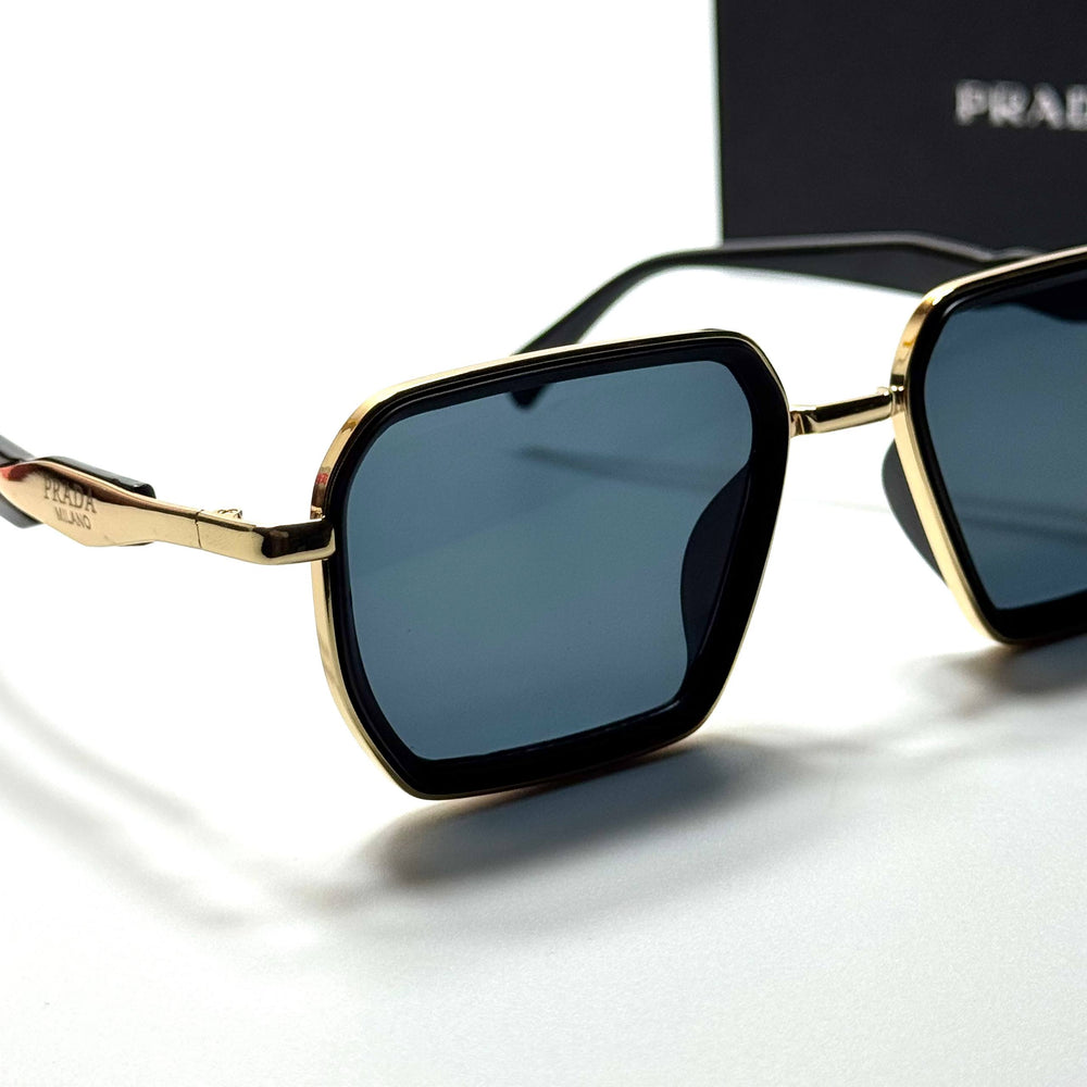 Prada PR48 – Gold Black