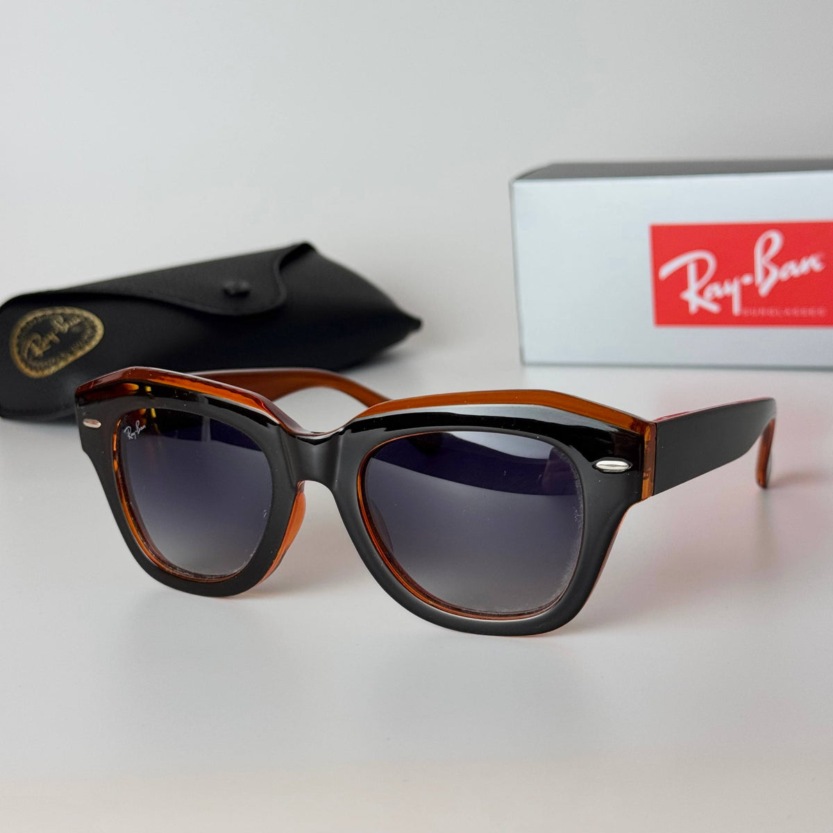 Ray-Ban Wayfarer RB-5833 – Black Amber Grey Gradient